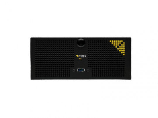 AV Stumpfl PIXERA mini Medienserver von vorn mit Lüftungsschlitzen, USB-Port und gelbem Logo oben rechts.