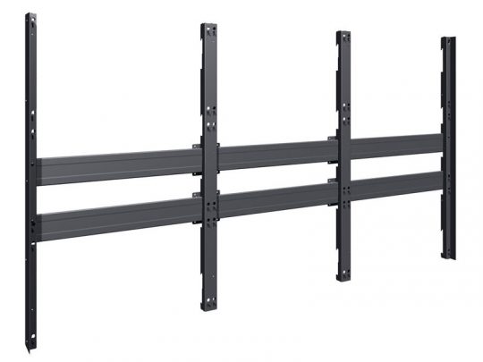 Schwarze Metall-Wandhalterung mit drei vertikalen Schienen und zwei horizontalen Streben, speziell entwickelt zur stabilen Befestigung großer Geräte oder mehrerer Bildschirme. Ideal für professionelle Anwendungen, bei denen ein stabiles Halterungssystem benötigt wird. Das Produkt ist vor weißem Hintergrund abgebildet.