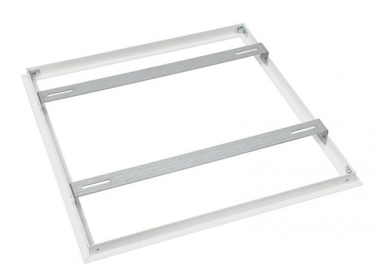 Metall-Deckenrahmen Quadrat, weißer Rand, mit zwei parallelen Querstreben - ideal als Träger für Deckenplatten oder Lichtpaneele. Das minimalistische Metallprofil eignet sich perfekt zum Kauf oder zur Miete für individuelle Raumgestaltung.
