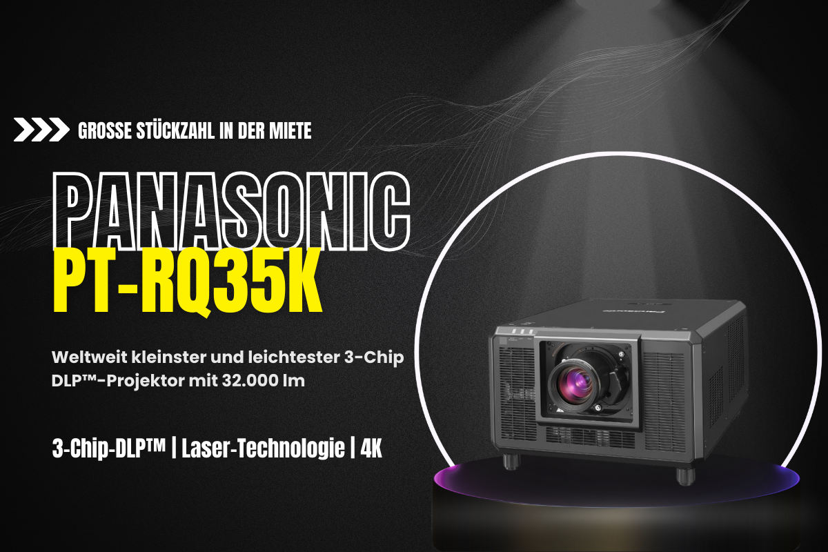 Panasonic PT-RQ35K 4K-Laserprojektor auf weißem Hintergrund, seitlich platziert; Text hebt 32.000 Lumen Helligkeit, 3-Chip-DLP-Technologie und die kompakte Bauweise als weltweit kleinster und leichtester Projektor seiner Klasse hervor. Jetzt Panasonic PT-RQ35K kaufen oder mieten!.